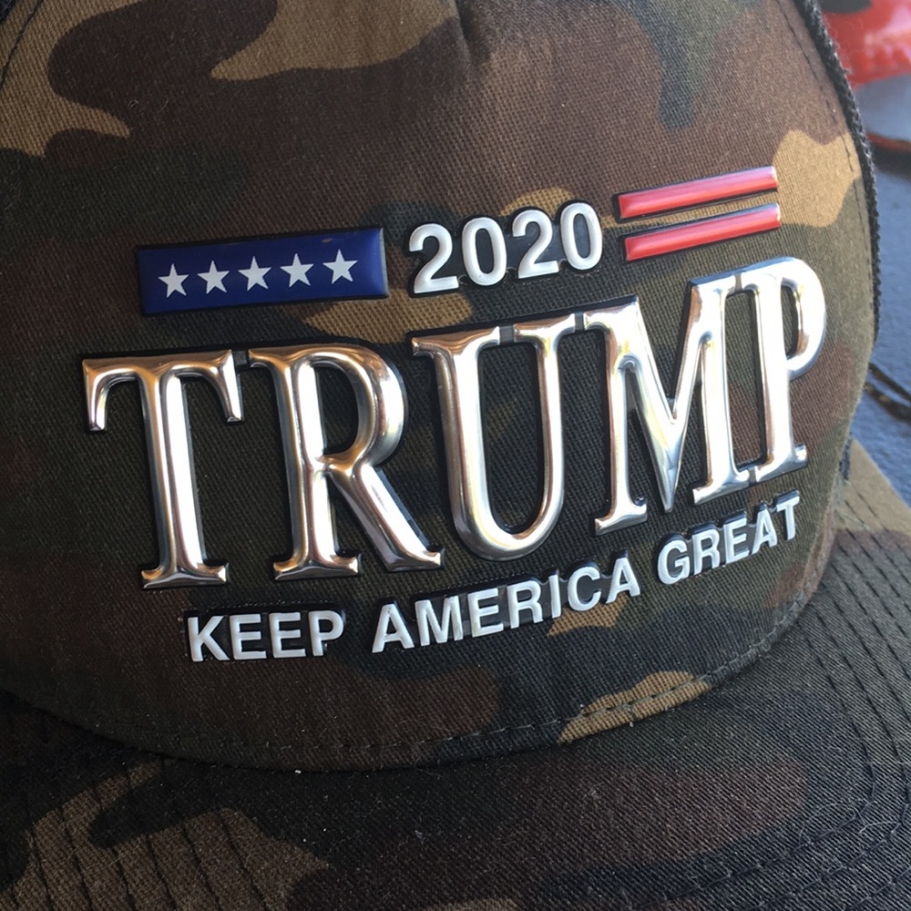 Donald Trump 2020 hat. keep America great again.